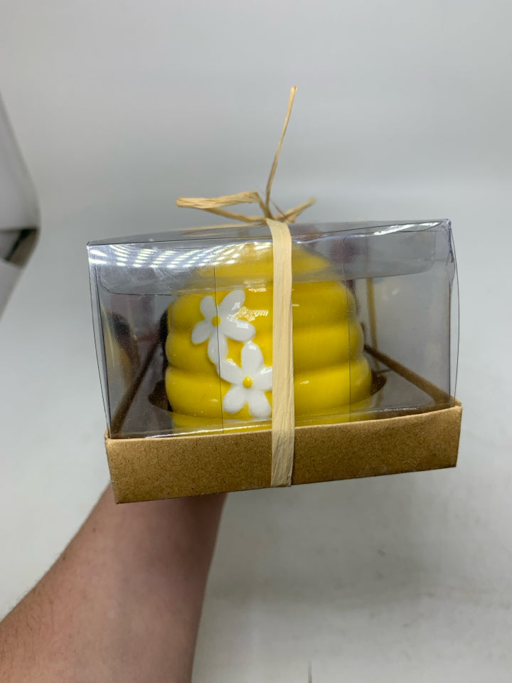 NIP BEE & HIVE SALT/PEPPER SHAKERS.