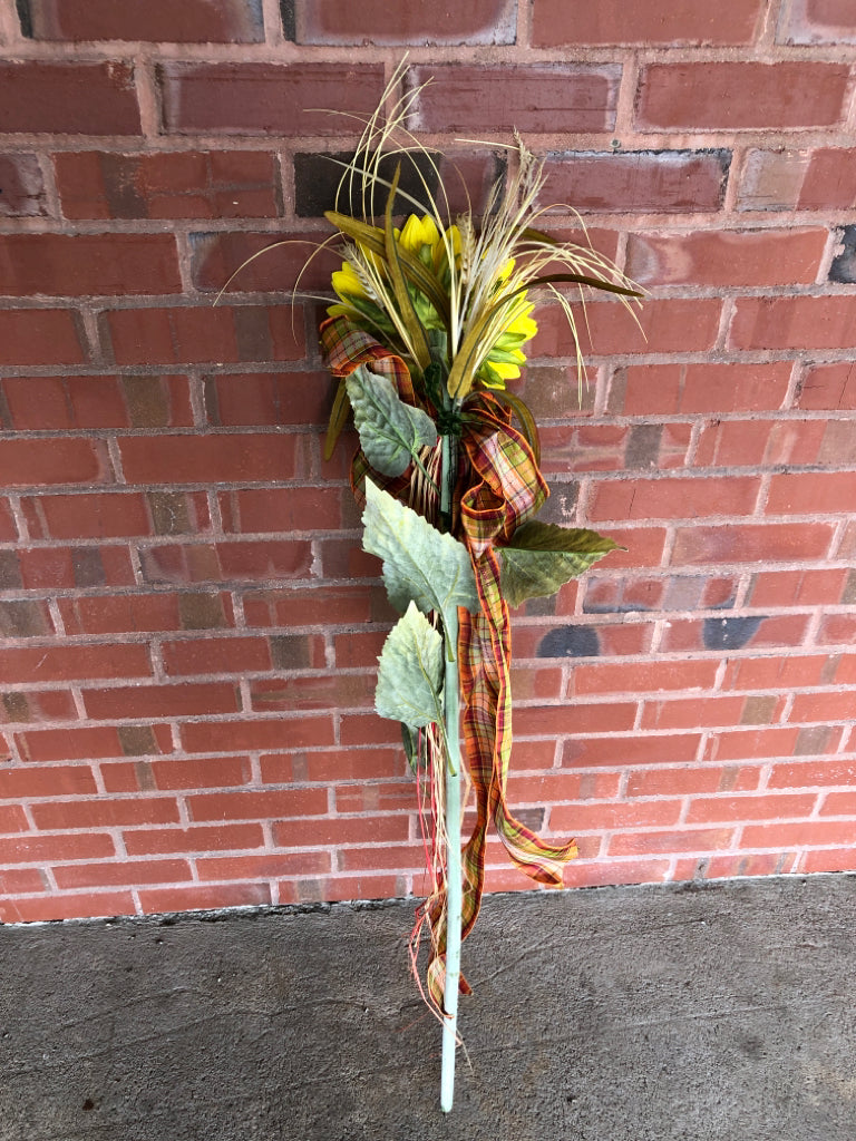 LG SUNFLOWER W/RIBBON.