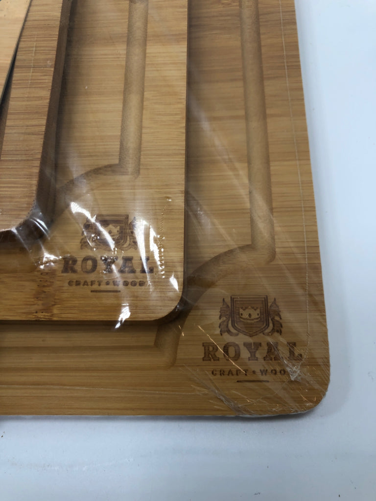 NIP 3PC BAMBOO CUTTING BOARD SET.
