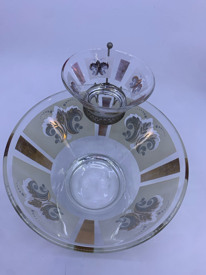 VTG 2PC CHIP AND DIP SET W GOLD FROSTED ACCENTS.