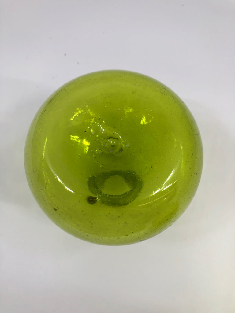 GREEN BLOWN GLASS VASE W/WIDE RIM.
