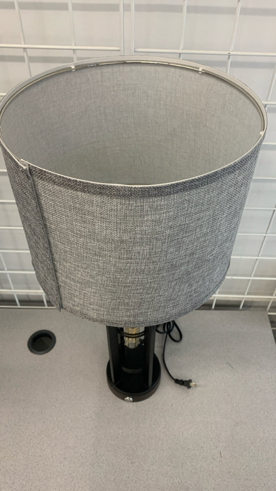 2 BULB LAMP W/READING LIGHT, USB PLUG.