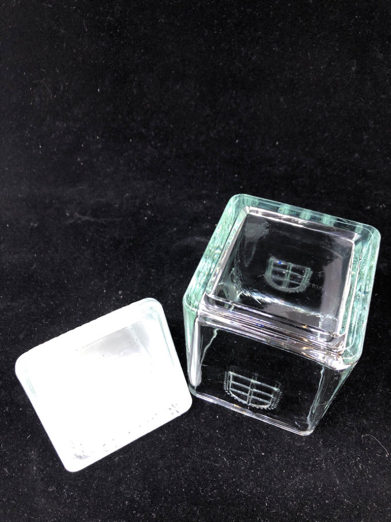 GLASS HOUSE CANISTER W/FROSTED LID.