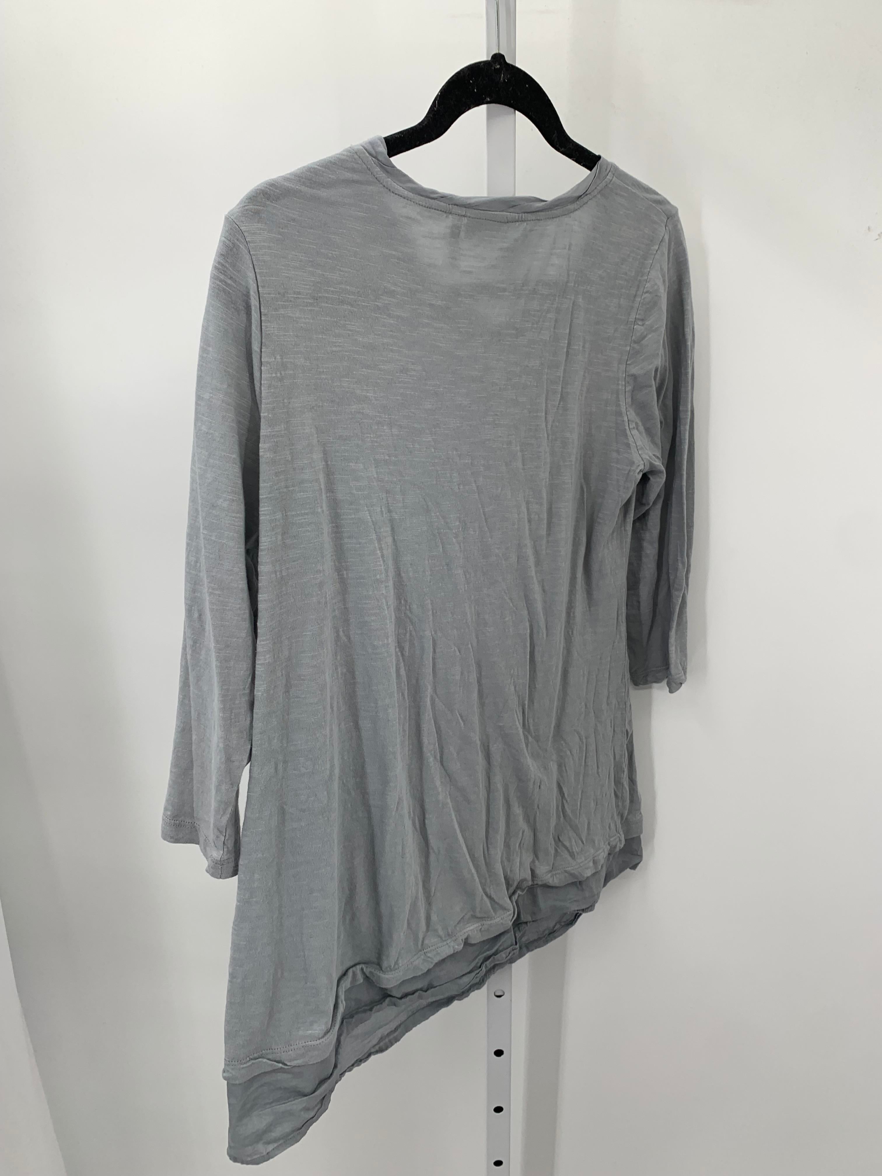 LOGO Size Medium Misses 3/4 Sleeve Shirt