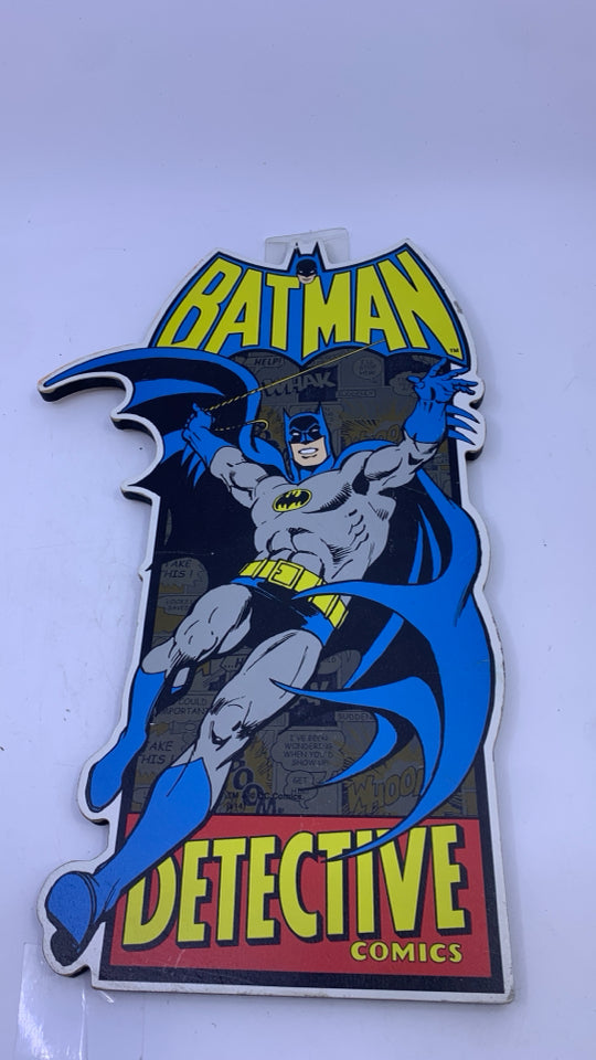 BATMAN MARVELS CUT OUT WALL ART.