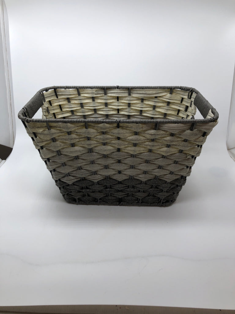 GRAY GRADIENT WOVEN BASKET.