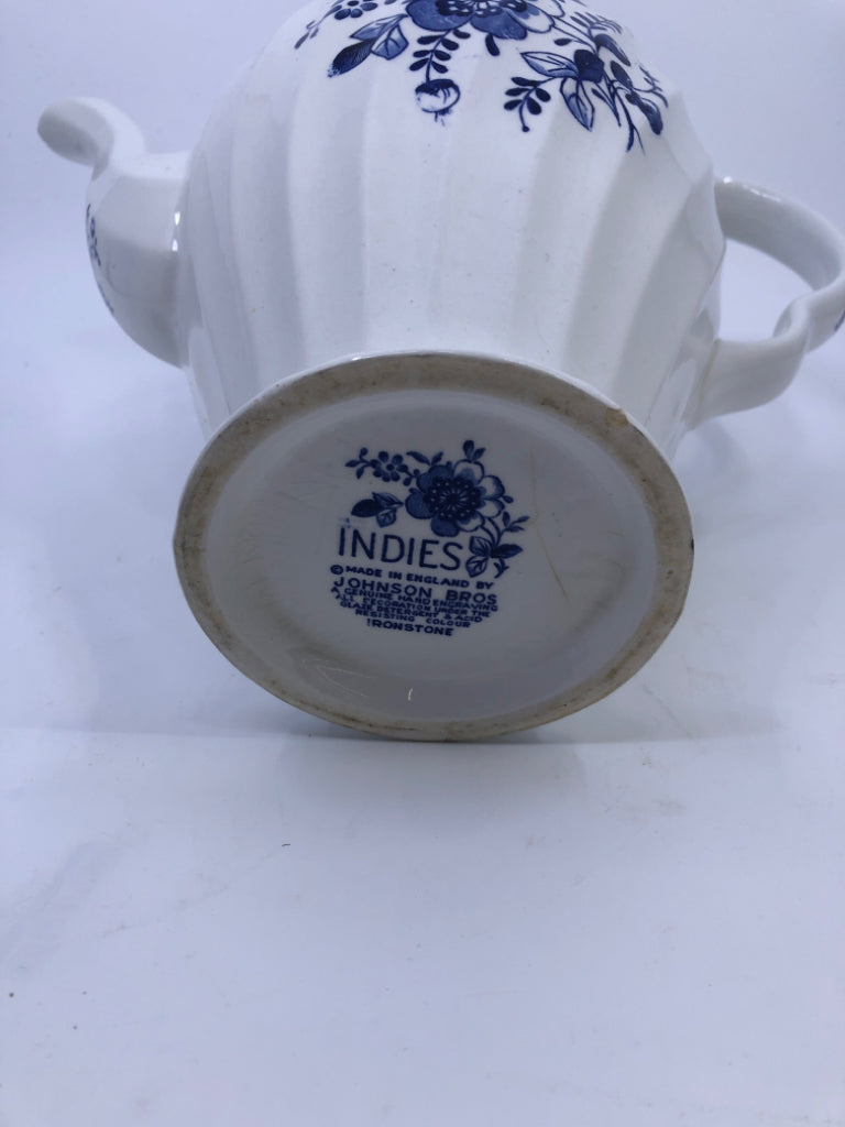 VTG BLUE AND WHITE FLORAL TEAPOT.