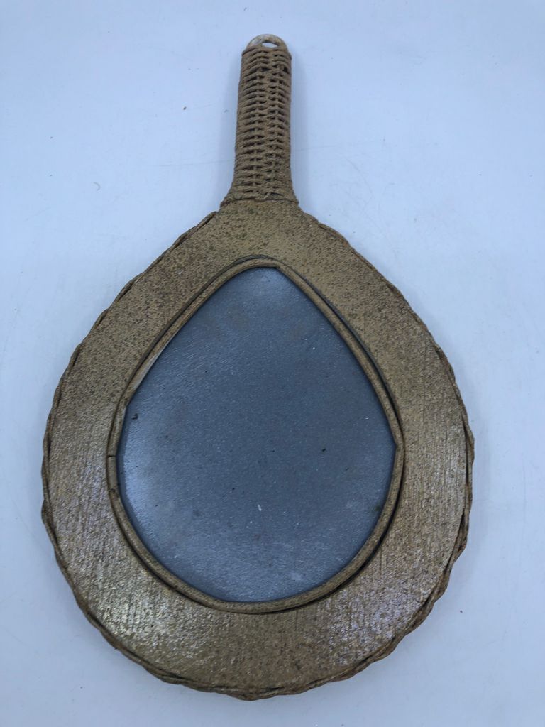 VTG TAN WICKER WALL HANGING MIRROR.