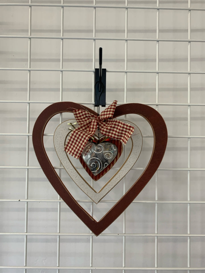 RED PRIMITIVE HEART WALL HANGING.