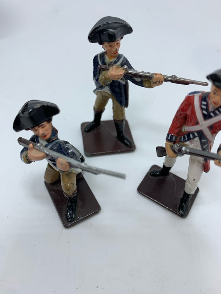 3 MINI REVOLUTIONARY SOLDIERS (IN BAG).