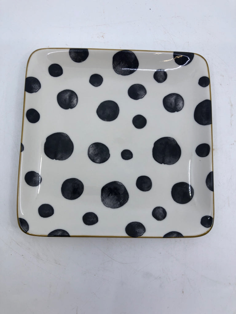 6 SQUARE ASSORTED B/W PATTERN APPETIZER PLATES W/ DARK YELLOW EDGE.