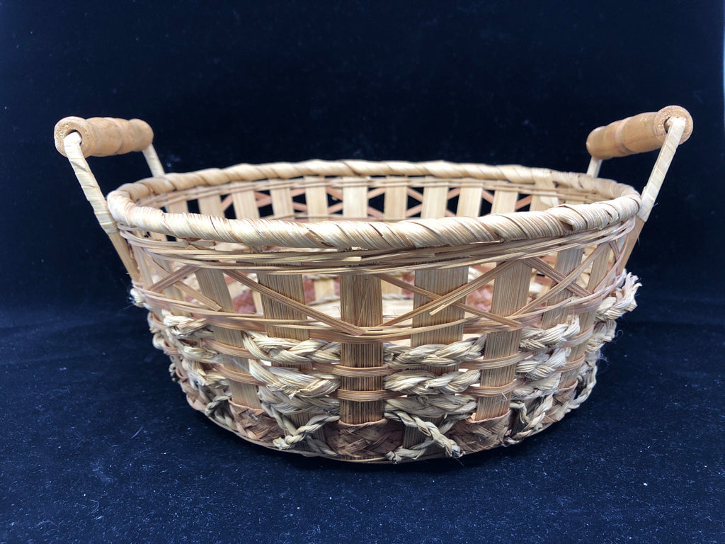 2 TONED WICKER BASKET W/WOOD HANDLES.