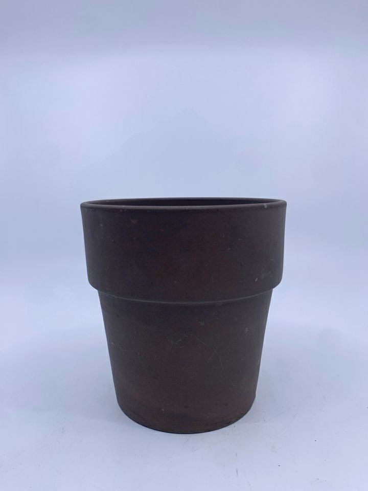 BROWN TERRA COTTER PLANTER.