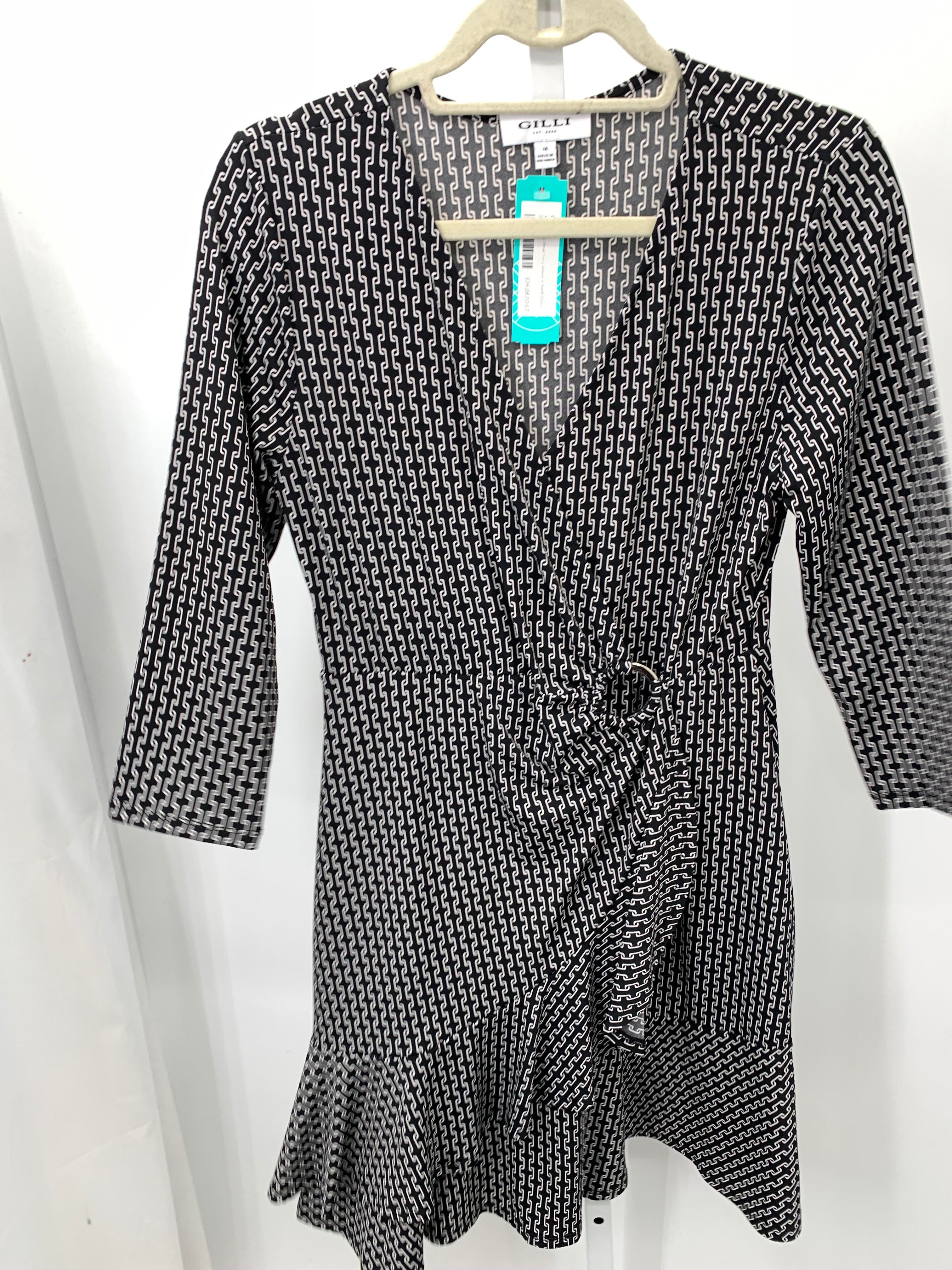 Gilli Size Medium Misses 3/4 Sleeve Dress