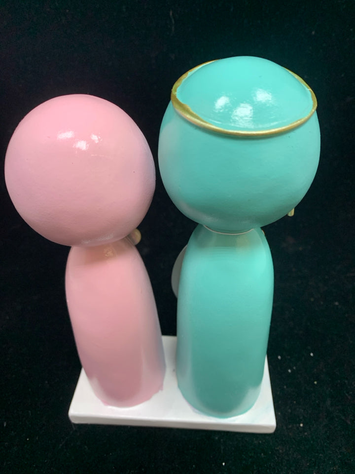 MODERN MARY & JOSEPH FIGURINE.