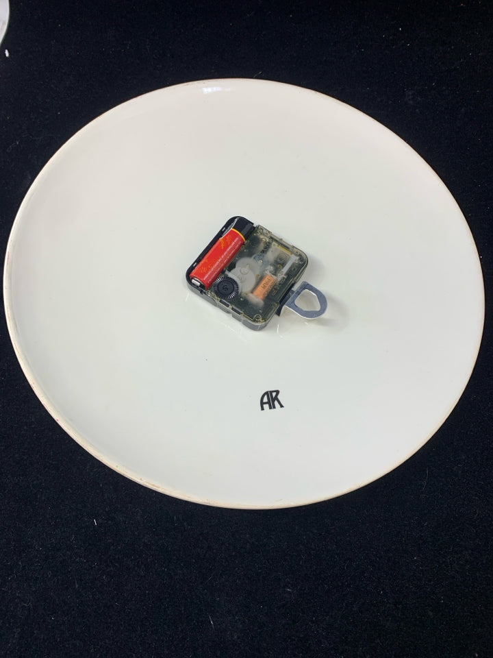 WHITE CLOCK NO TIME LIKE THE PRESENT.