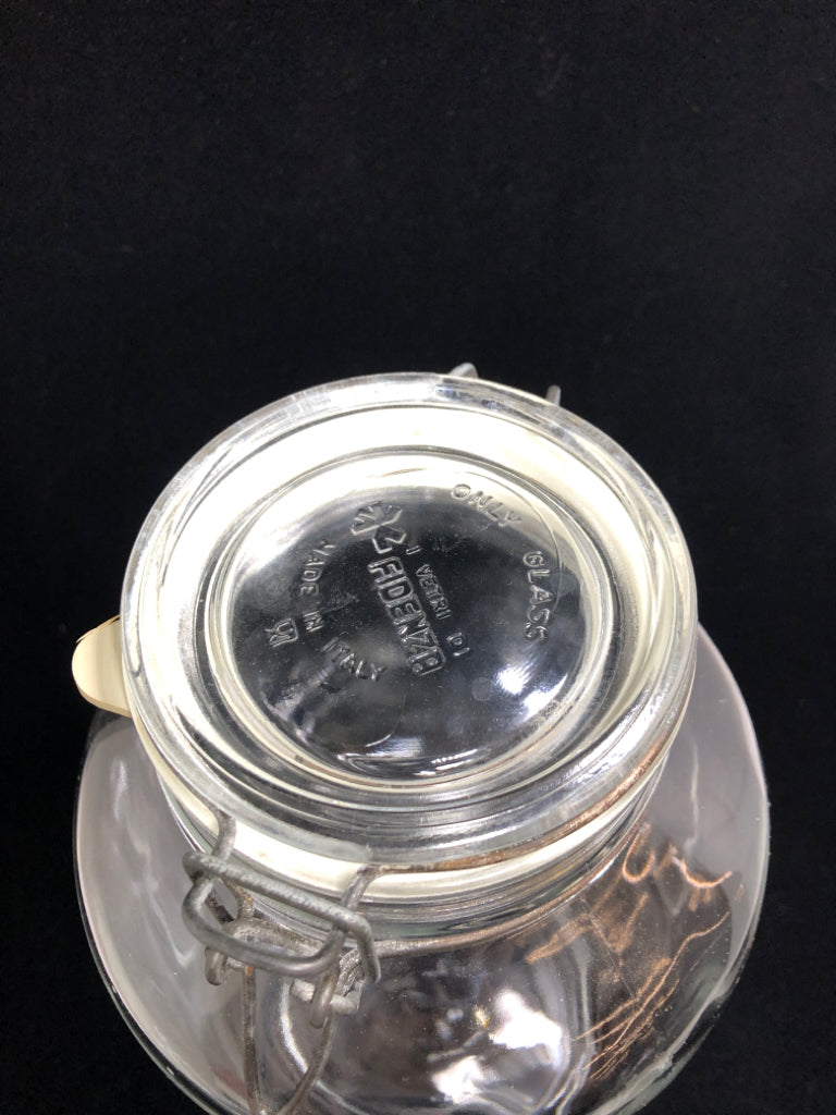 LG CLEAR GLASS JAR W/FLIP TOP LID.