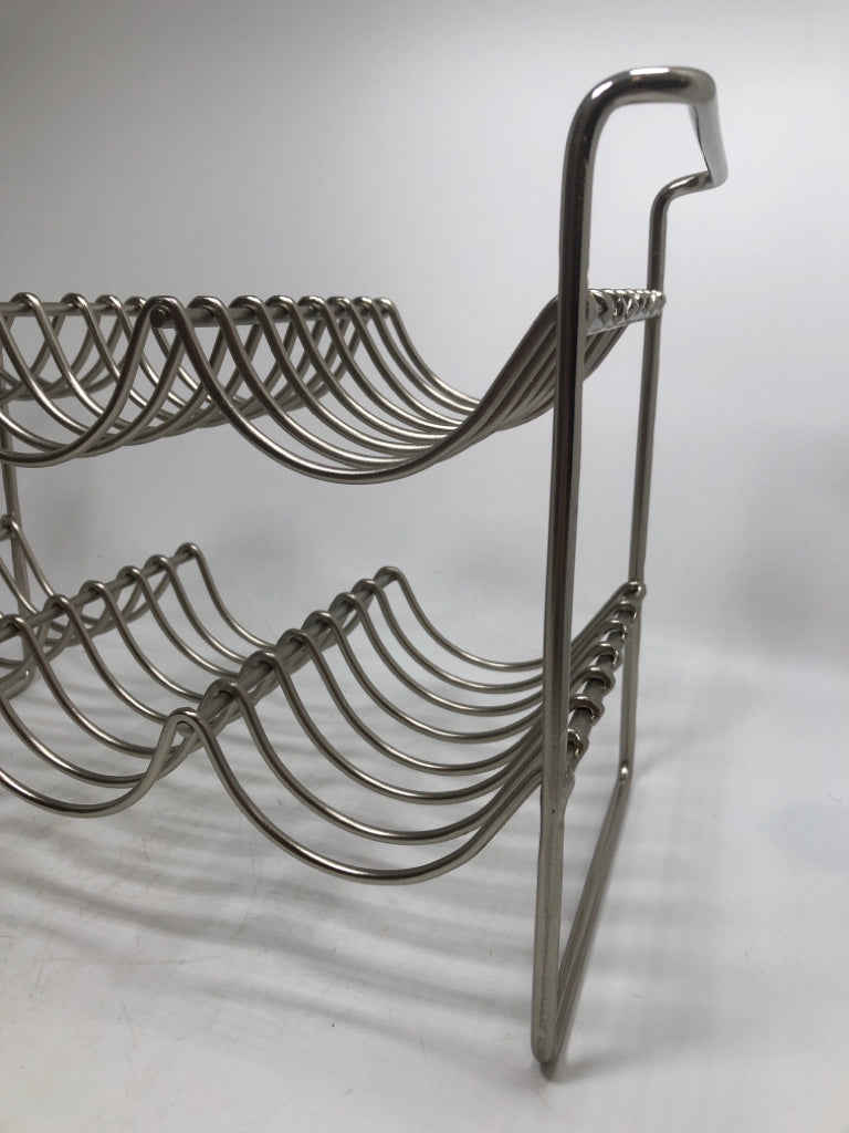 6 BOTTLE METAL WINE RACK.