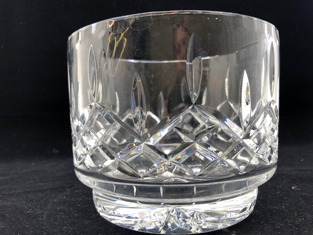 HEAVY CRYSTAL STRAIGHT SIDE BOWL.