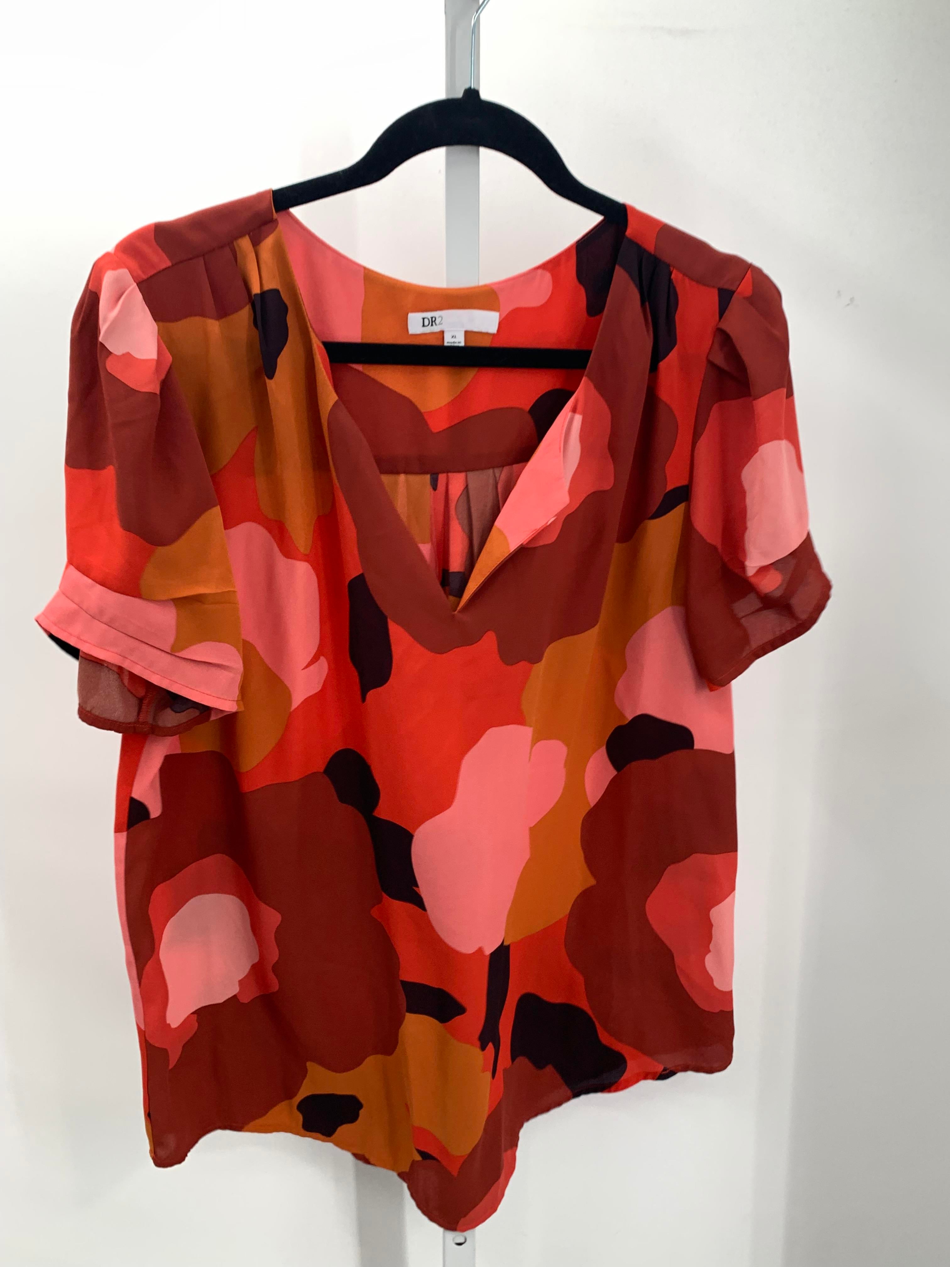 Size Extra Large Misses Short Sleeve Shirt