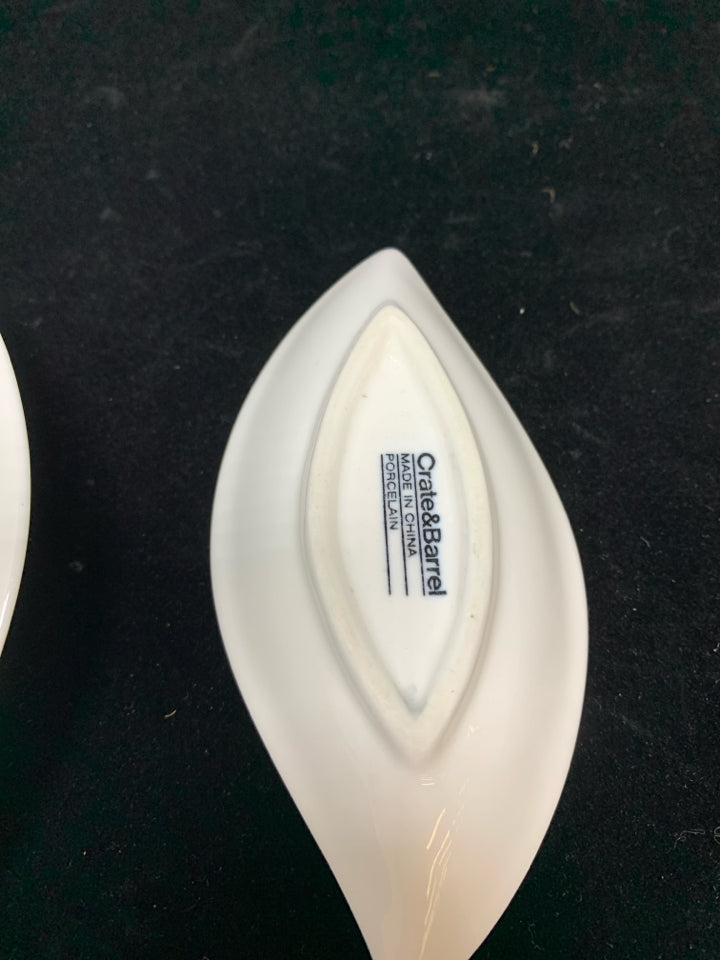 2 WHITE PORCELAIN DIP BOWLS.