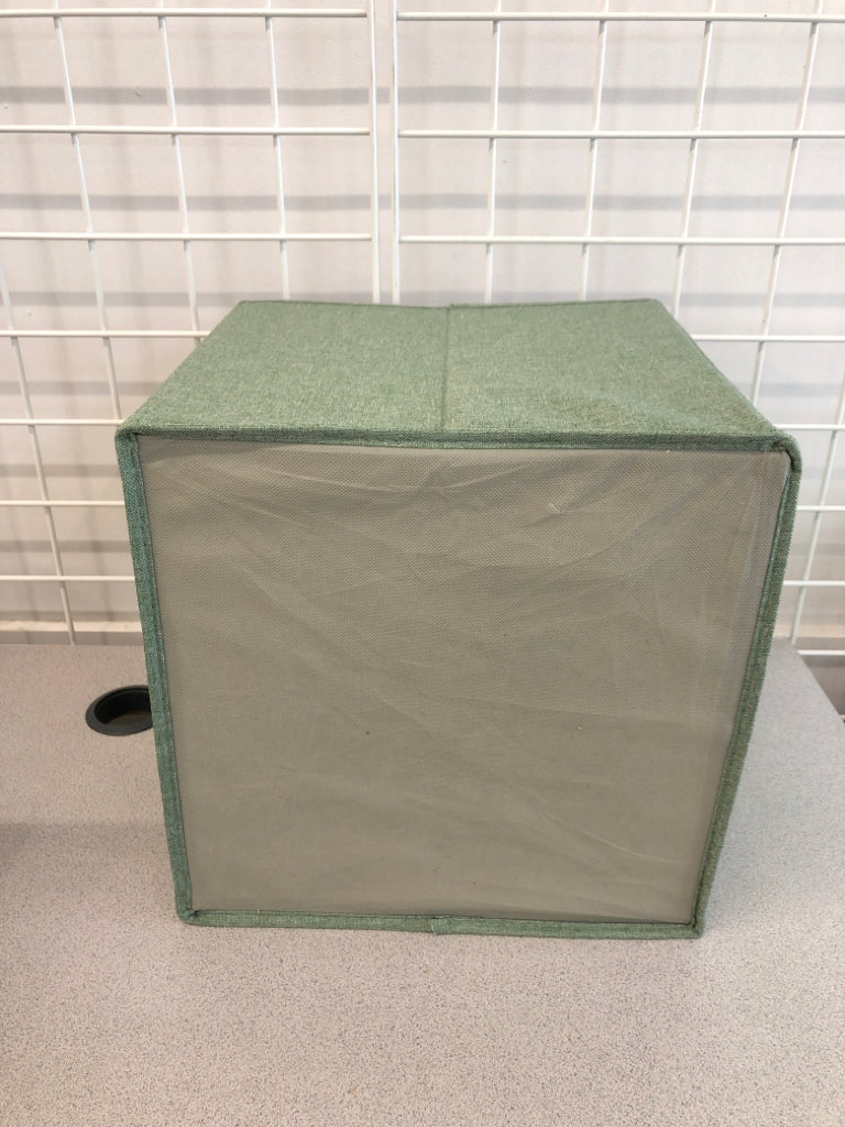 GREEN FABRIC STORAGE TOTE.
