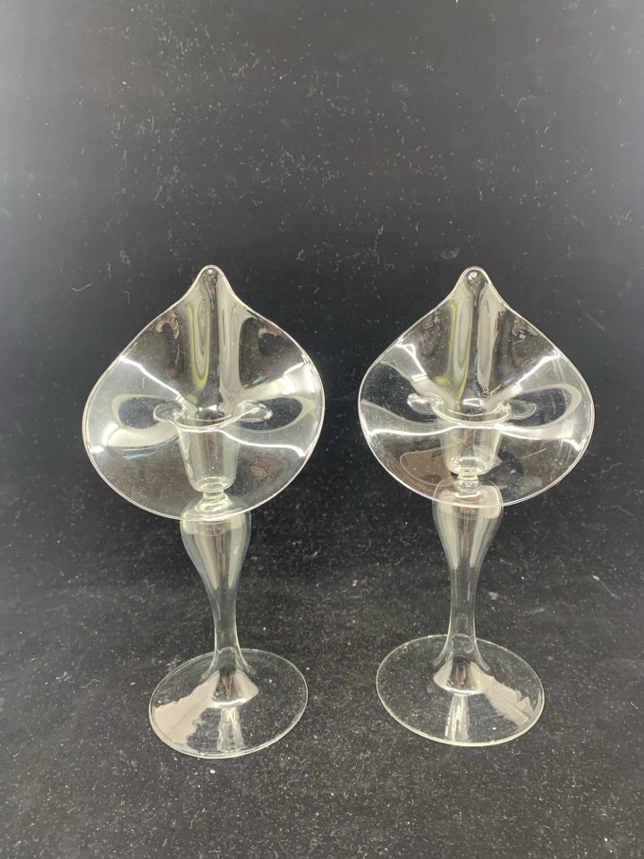 2 DELICATE TAPERED CALLA LILLY CANDLE HOLDERS CLEAR GLASS W/ FLARED DESIGN.