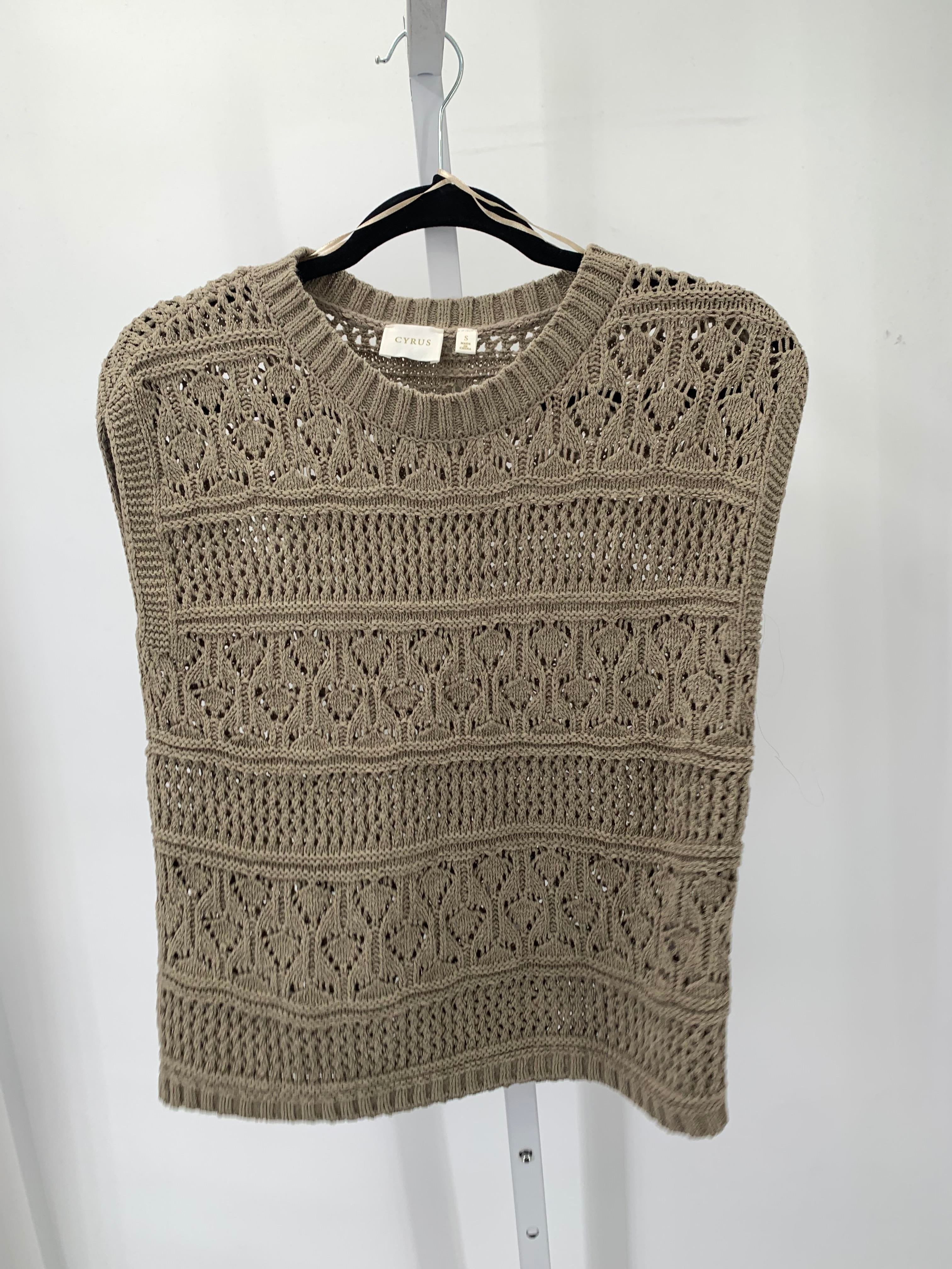cyrus Size Small Misses Sleeveless Sweater