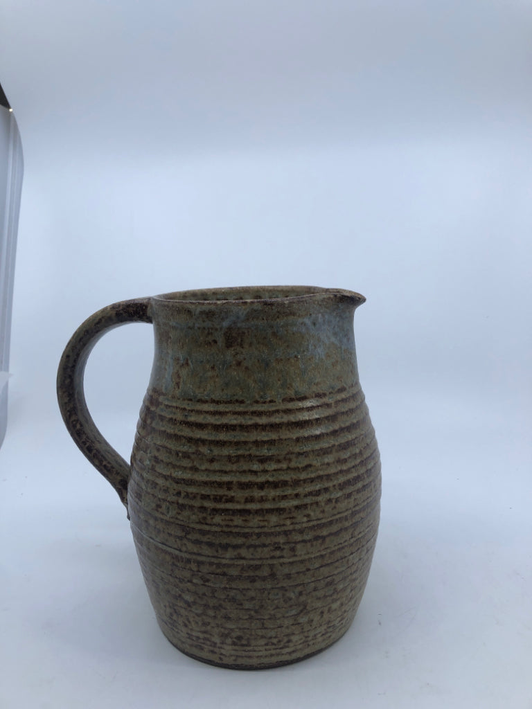 POTTERY BROWN PITCHER.