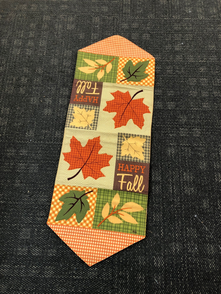 HAPPY FALL TABLE RUNNER.
