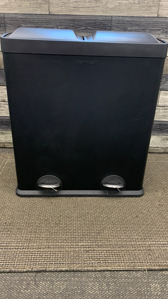 BLACK STEPNSORT 2-BIN TRASH CAN.