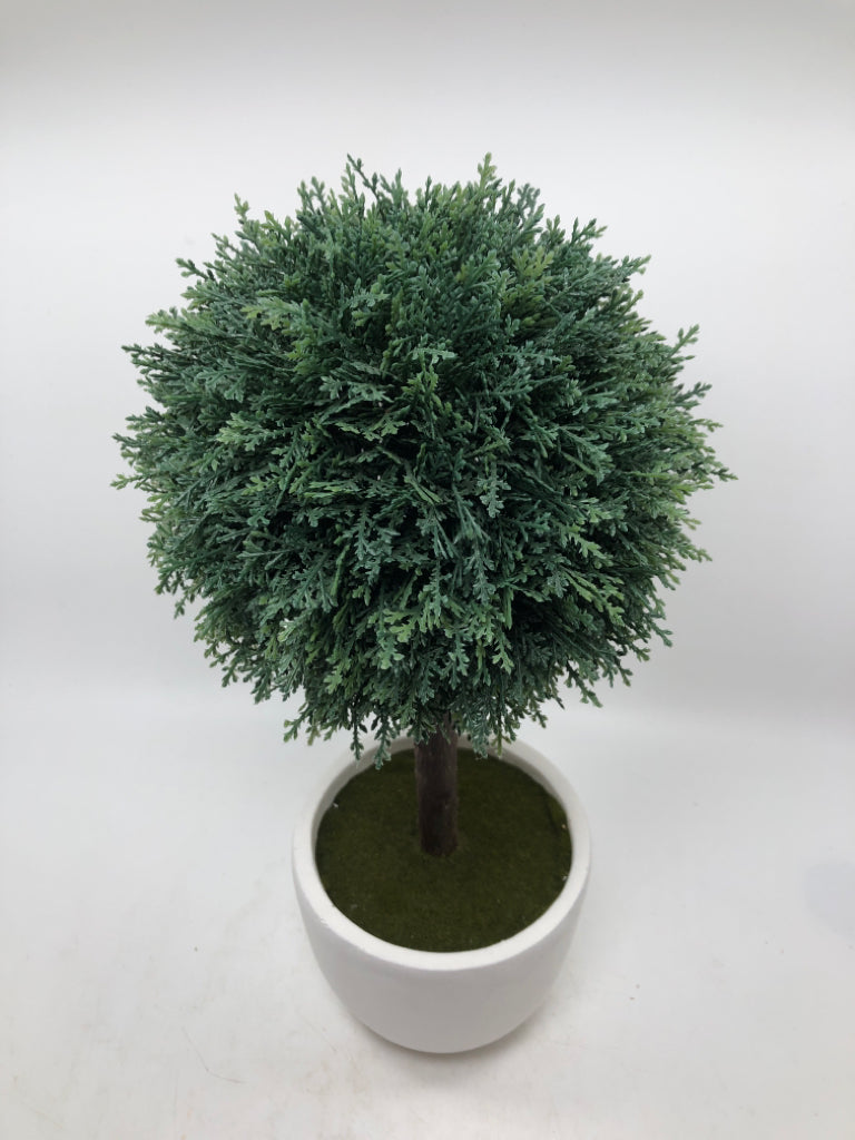TOPIARY FAUX BALL PLANT.