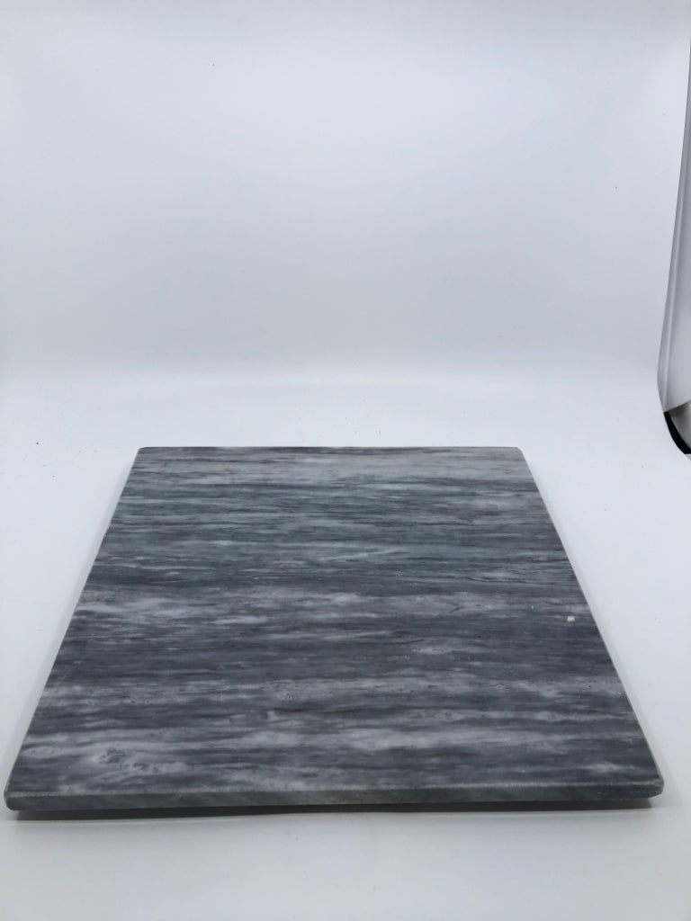 SQUARE GRAY MARBLE SLAB.