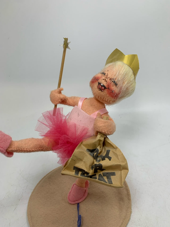 VTG HALLOWEEN BALLERINA TRICK OR TREAT FELT FIGURE 1992.