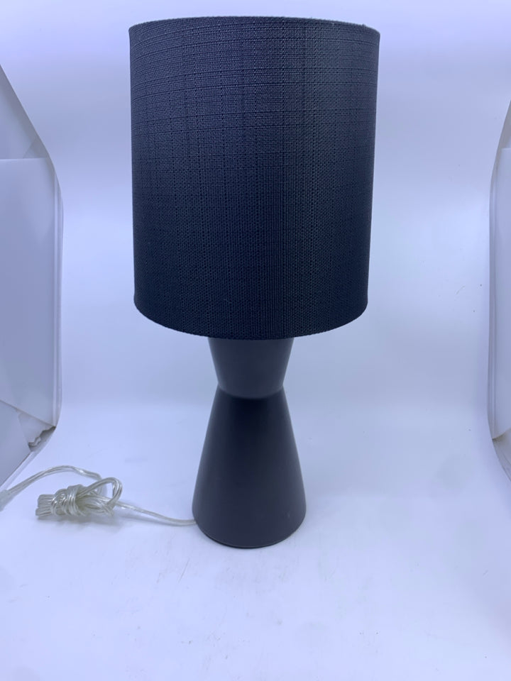 BLACK CERAMIC BASE LAMP W/ W/ TEXTURED BLACK SHADE.