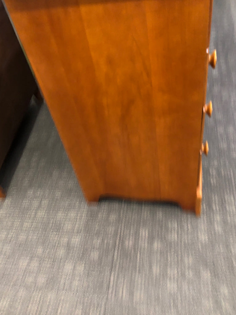VTG WIDE 5-DRAWER JAMESTOWN BURNS MAPLE DRESSER.