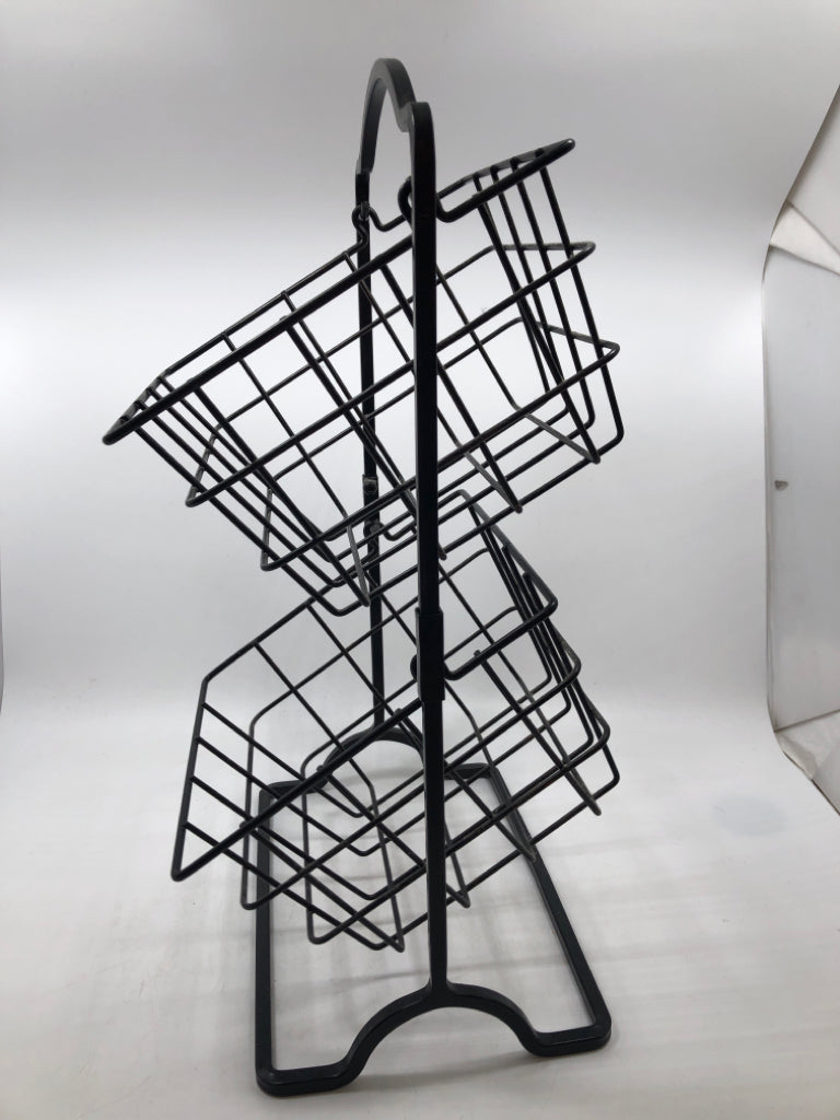 SWINGING 2-TIER METAL ORGANIZER.
