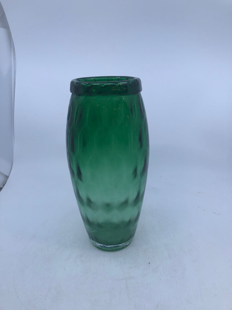 GREEN OMBRE THUMBPRINT VASE.