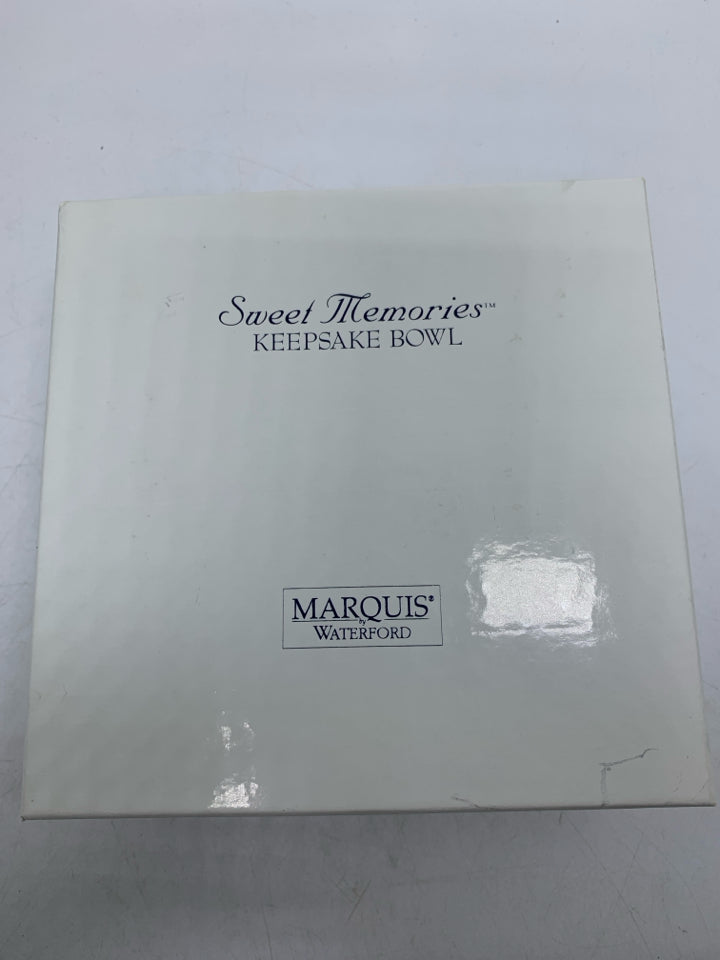 NIB SWEET MEMORIES CRYSTAL BOWL HEARTS.