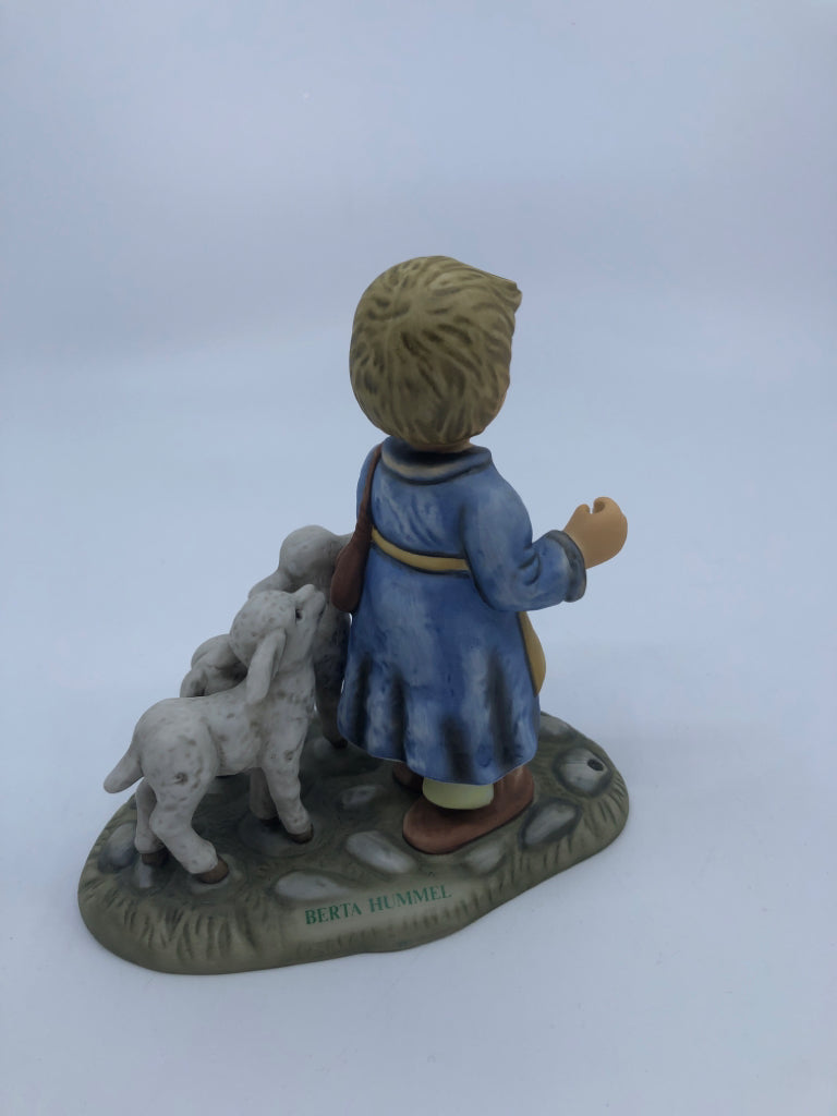 GOEBEL CHILD W/LAMBS- O COME ALL YEE FAITHFUL.