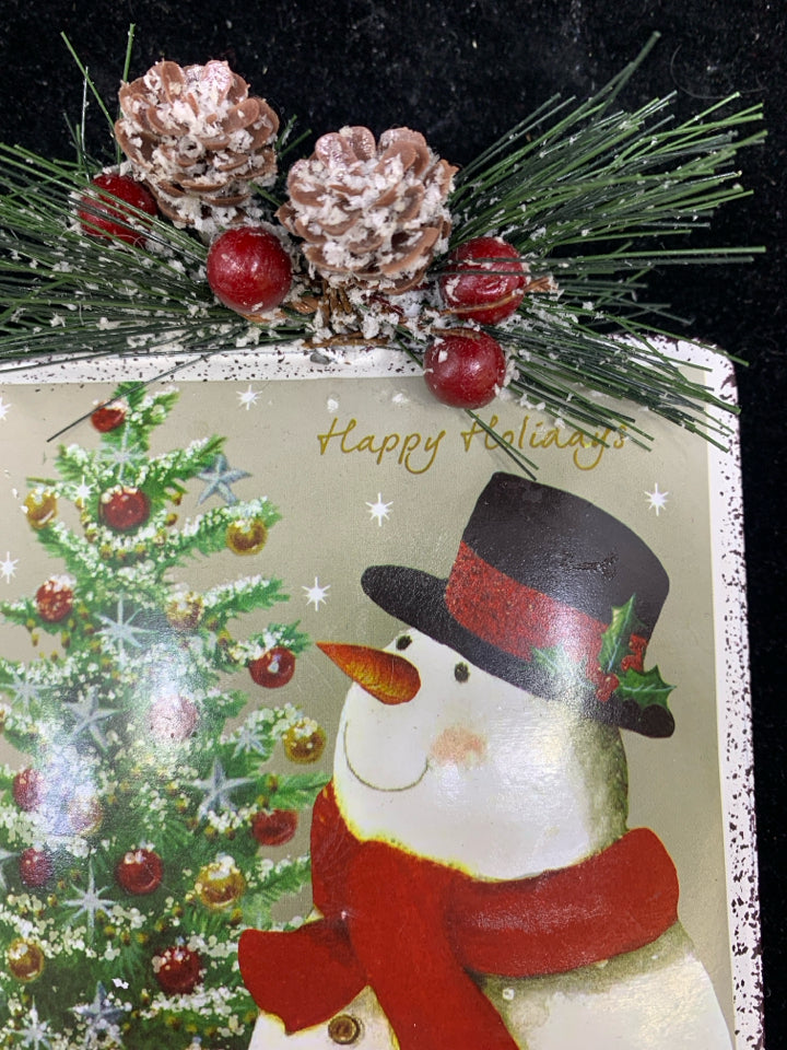 SNOWMAN W HOLLY.