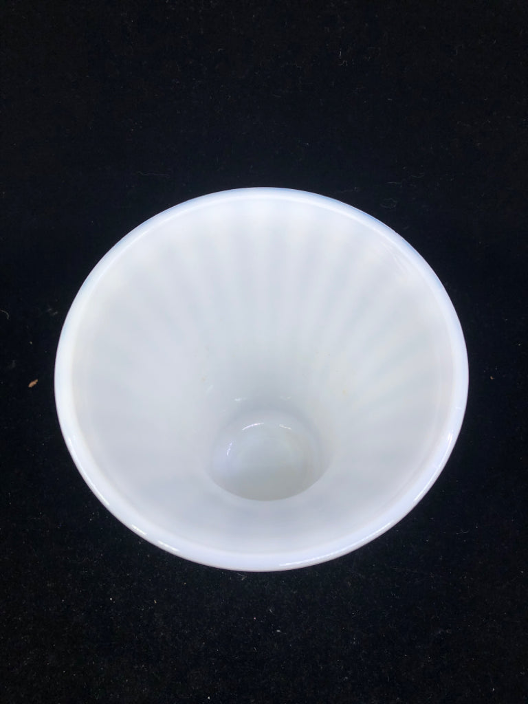 VTG RIBBED MILK GLASS FLARED VASE.