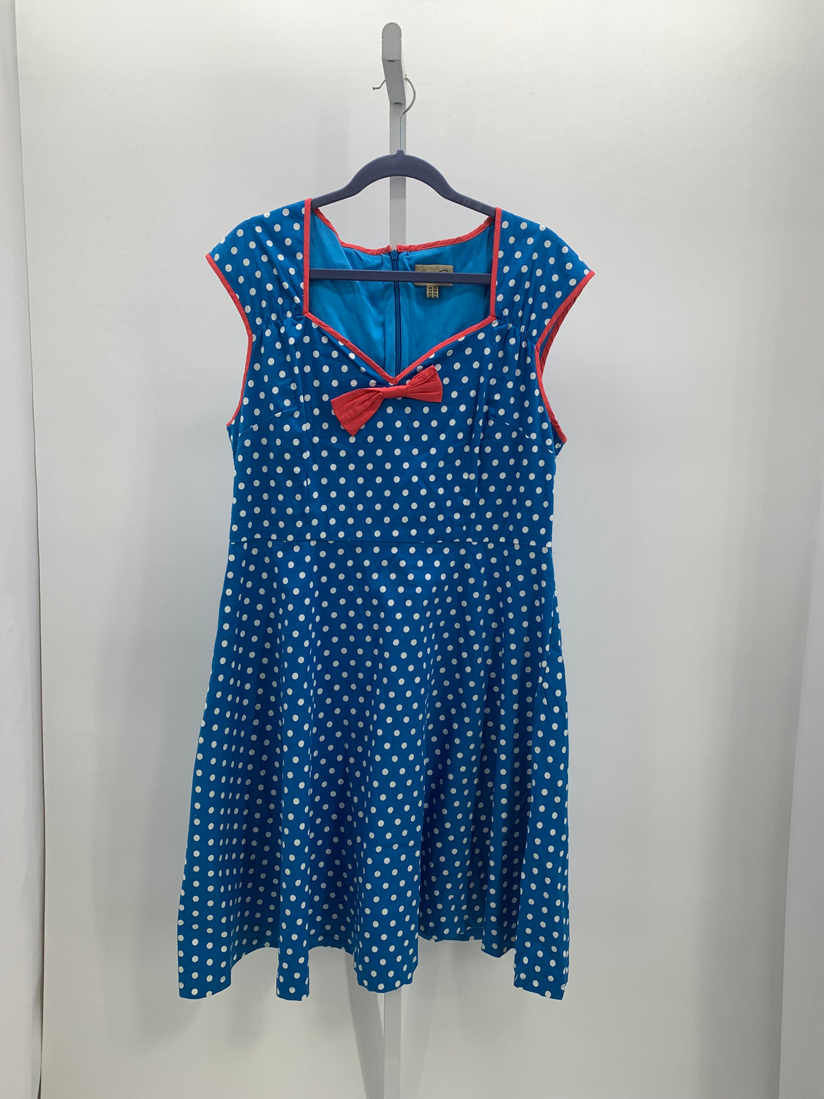 Size 16 Misses Sleeveless Dress