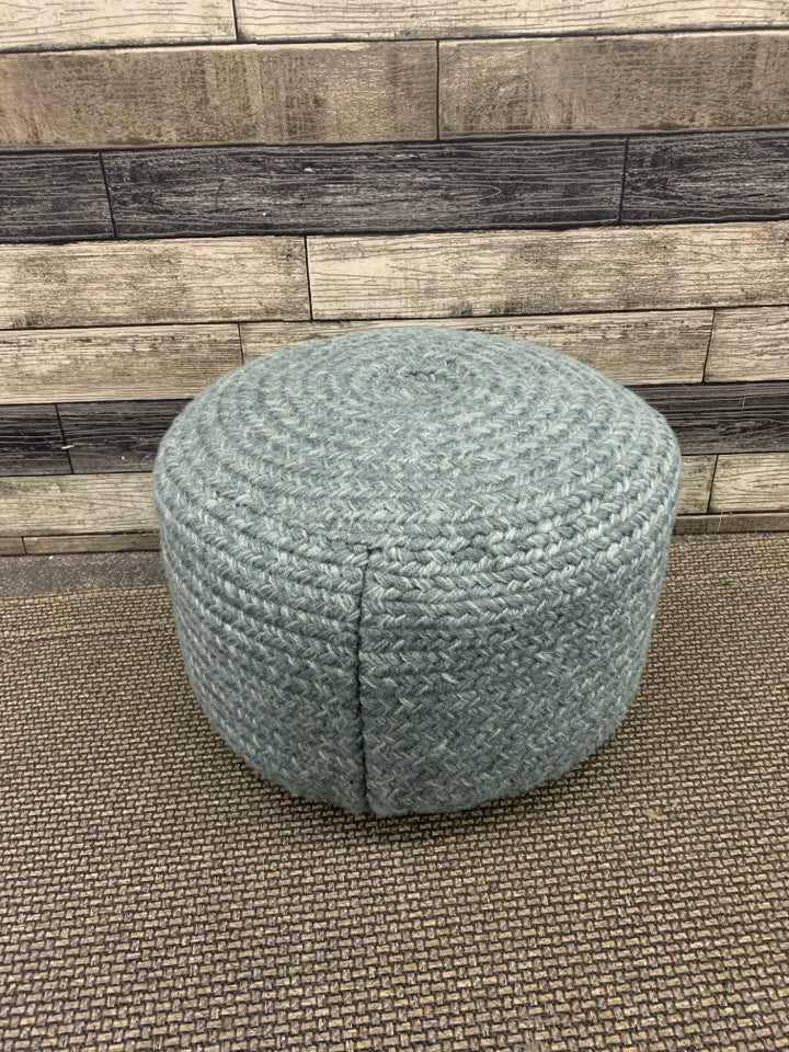 GREY/BLUE WOVEN SITTING POOF.