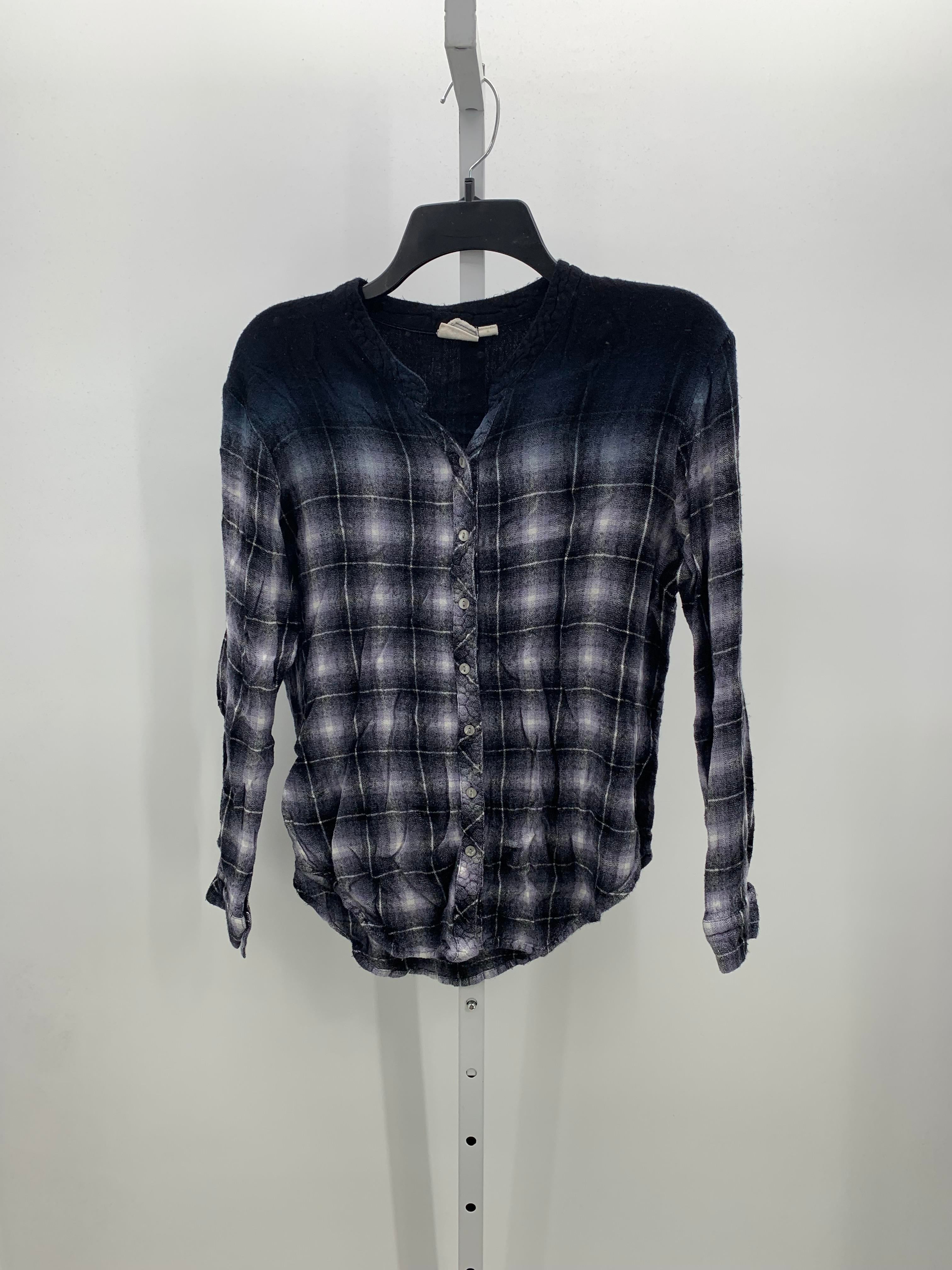 Size Medium Juniors Long Sleeve Shirt