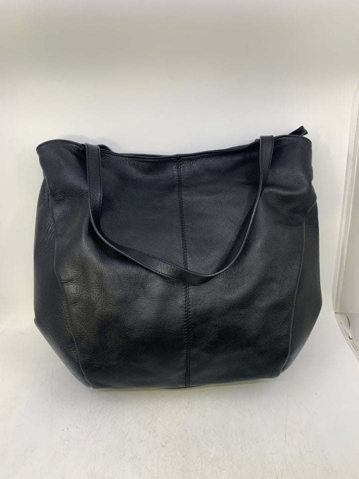 L Credi Leather Shoulder Bag *No Long Strap