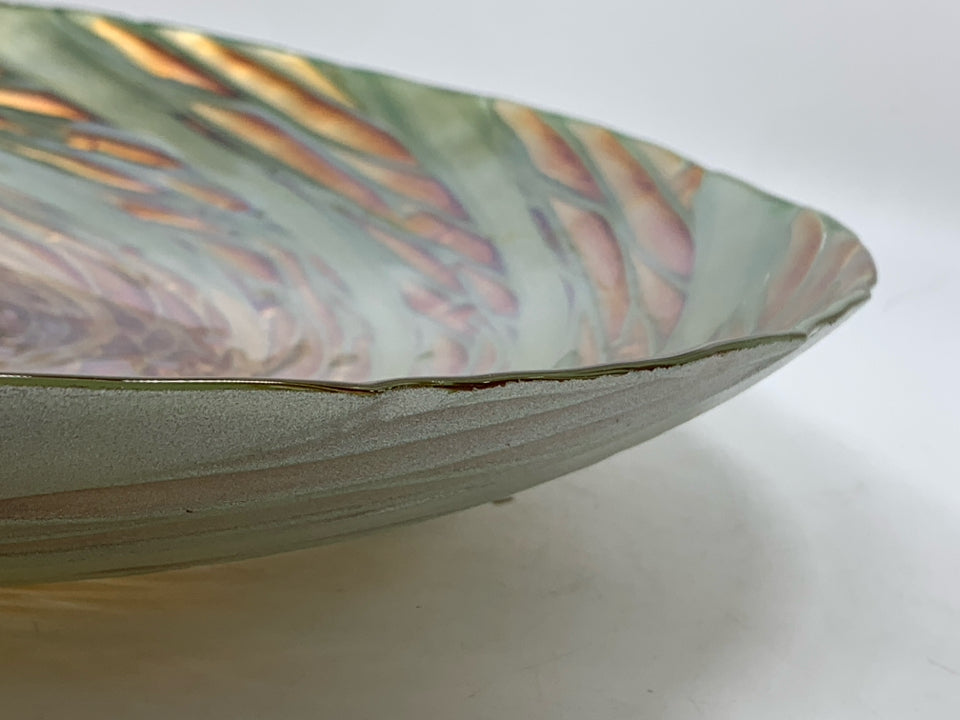 GREEN/BROWN SWIRL GLASS CENTERPIECE BOWL.