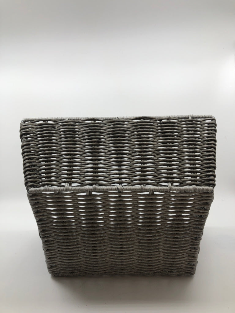 RECTANGLE GRAY WOVEN BASKET W/ HANDLES.