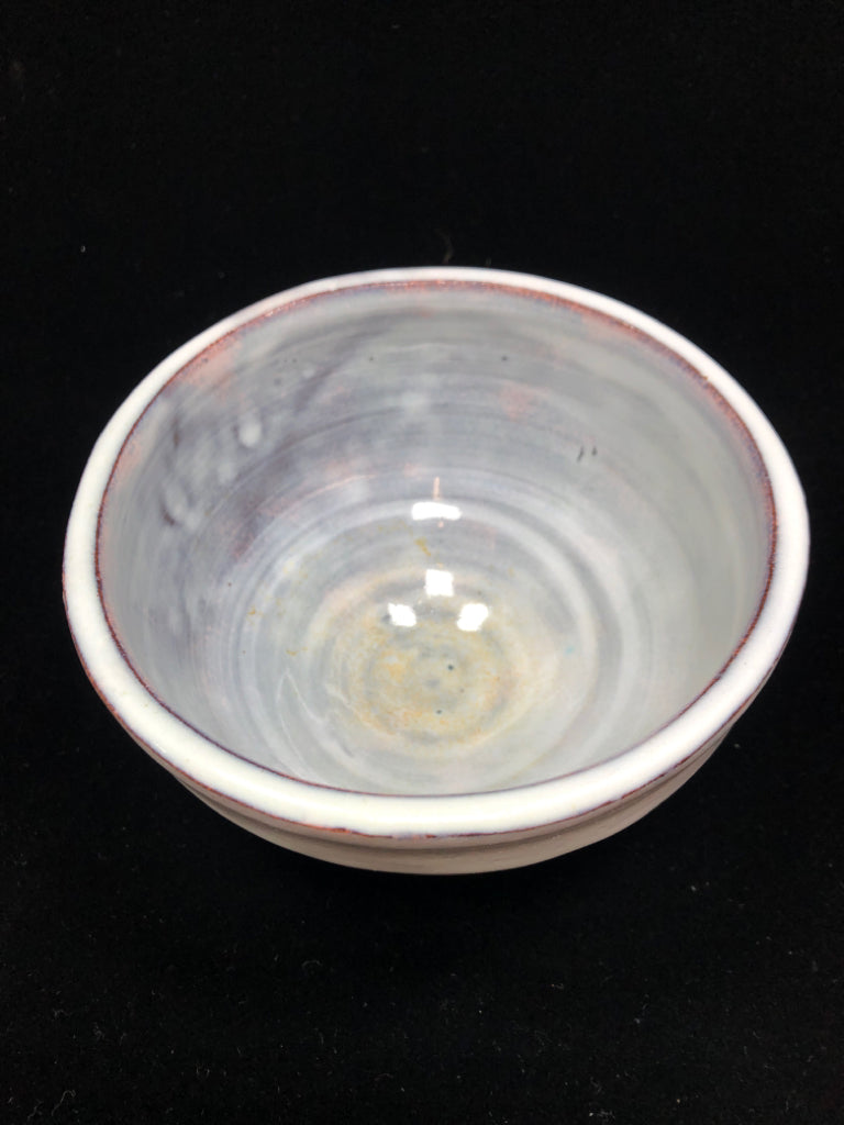 GREEN LEAF WHITE GLAZED POTTERY BOWL.