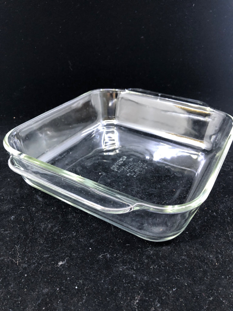 SQUARE GLASS BAKING PAN PYREX.